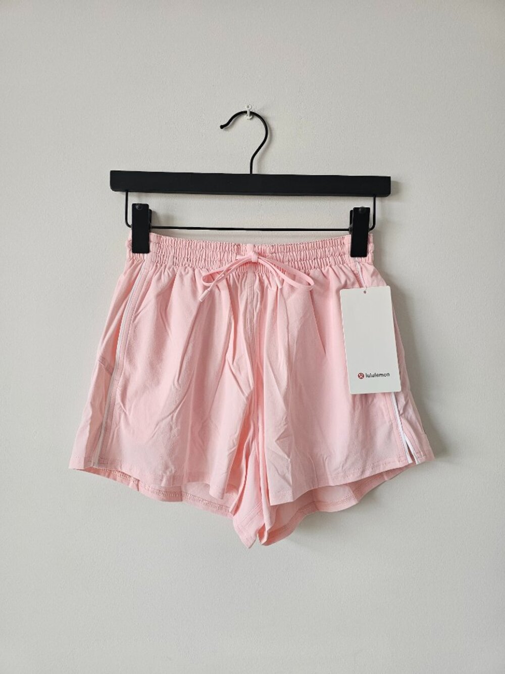 NWT LULULEMON BLQU/WHT Pink White Court Rival High Rise Short 3" Lined Size 2